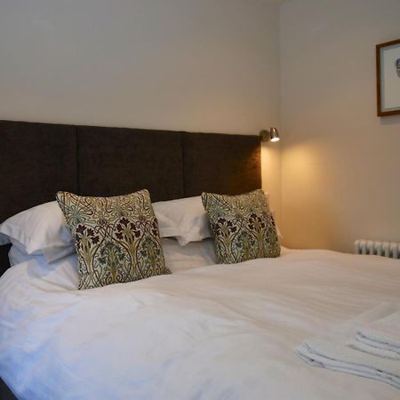 Carew Inn Екстер'єр фото
