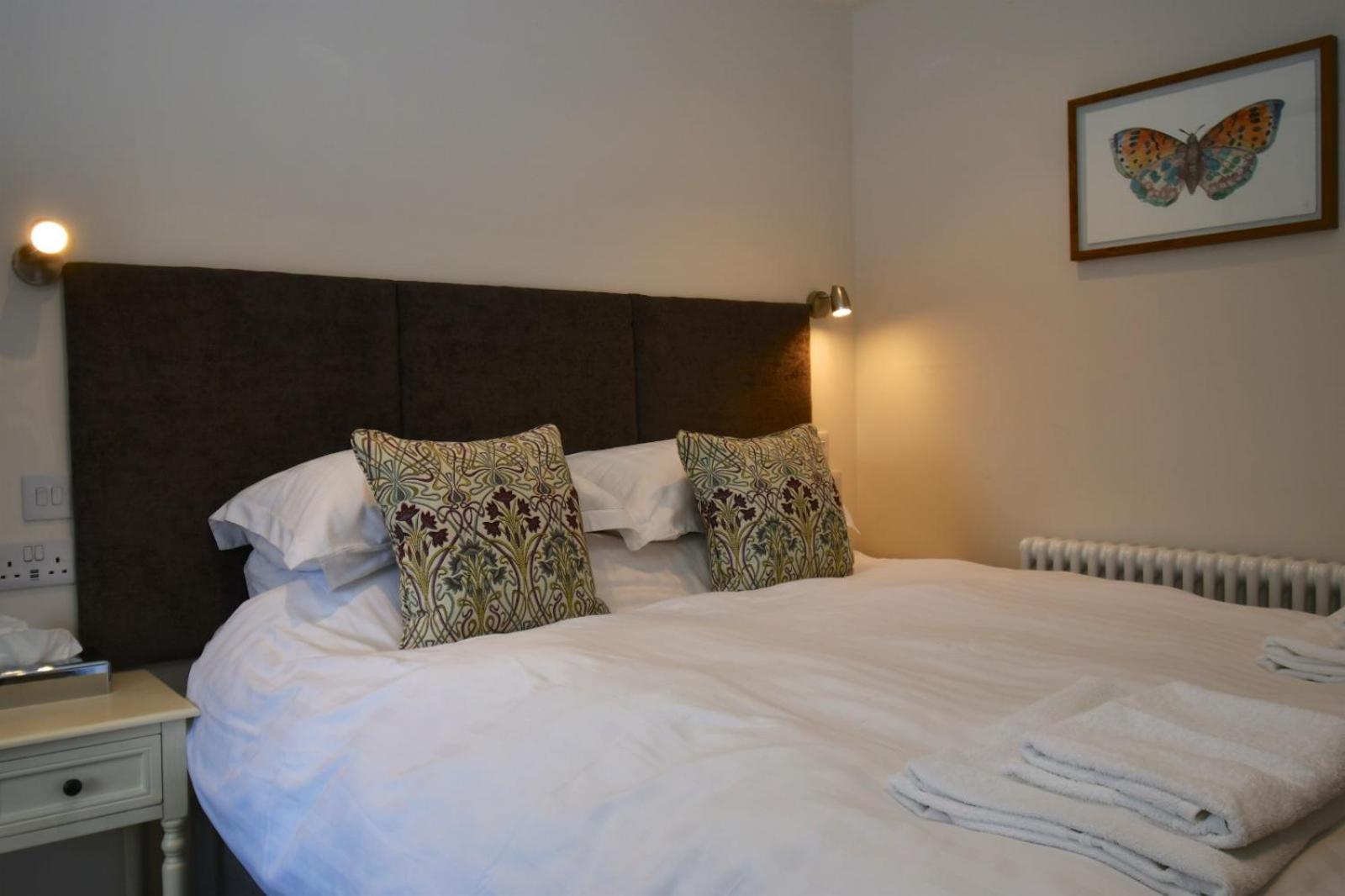 Carew Inn Екстер'єр фото