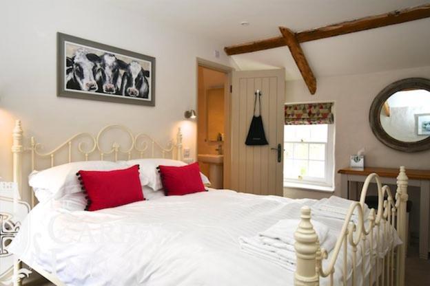 Carew Inn Екстер'єр фото