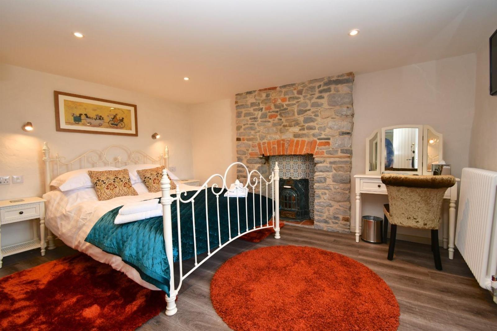 Carew Inn Екстер'єр фото